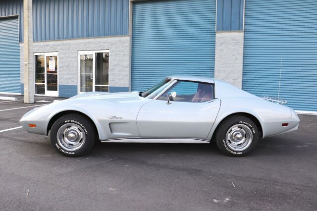 Chevrolet Corvette 1976 image number 26