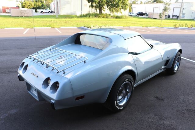 Chevrolet Corvette 1976 image number 28