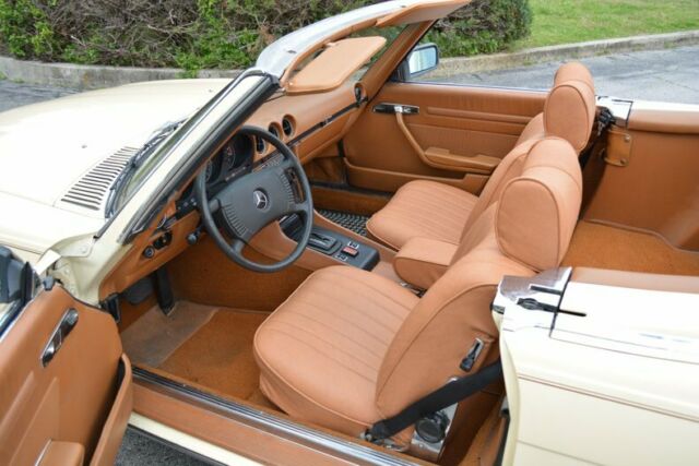 Mercedes-Benz SL-Class 1976 image number 25