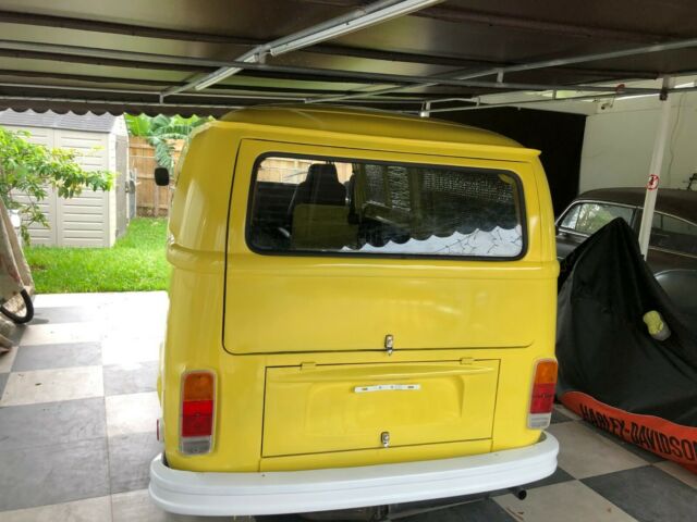 Volkswagen Bus/Vanagon 1973 image number 11