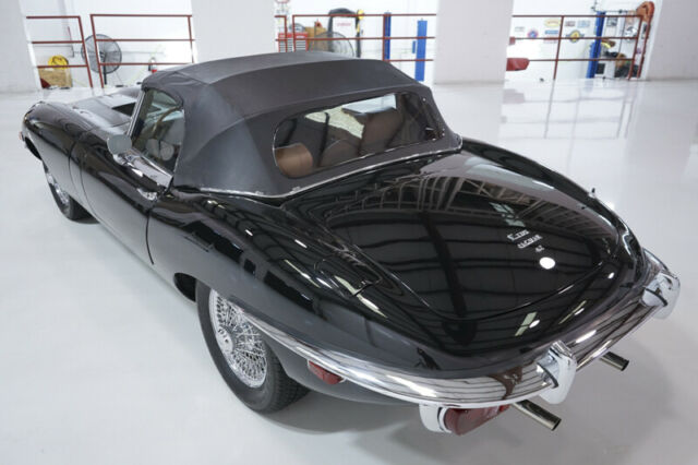 Jaguar E-Type 1970 image number 10