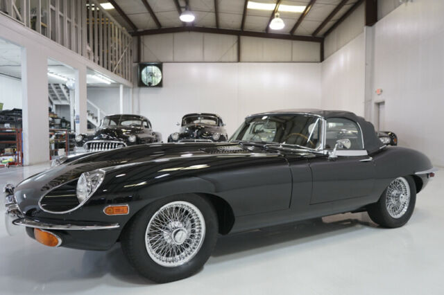 Jaguar E-Type 1970 image number 33