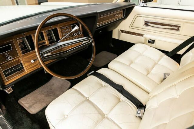 Lincoln Continental 1974 image number 24