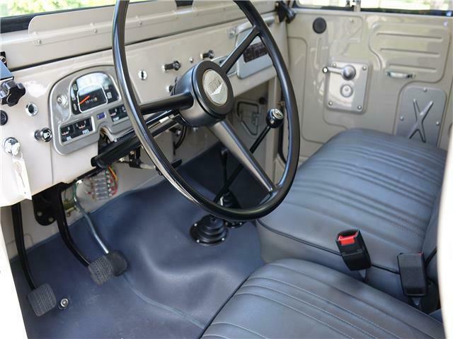 Toyota Land Cruiser 1971 image number 10