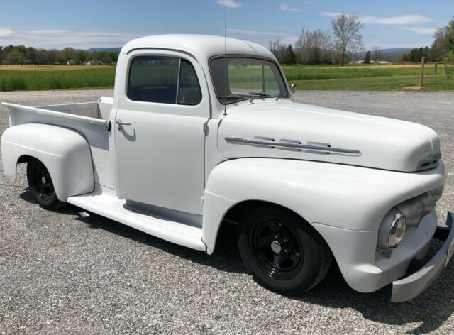 Ford F-100 1950 image number 0