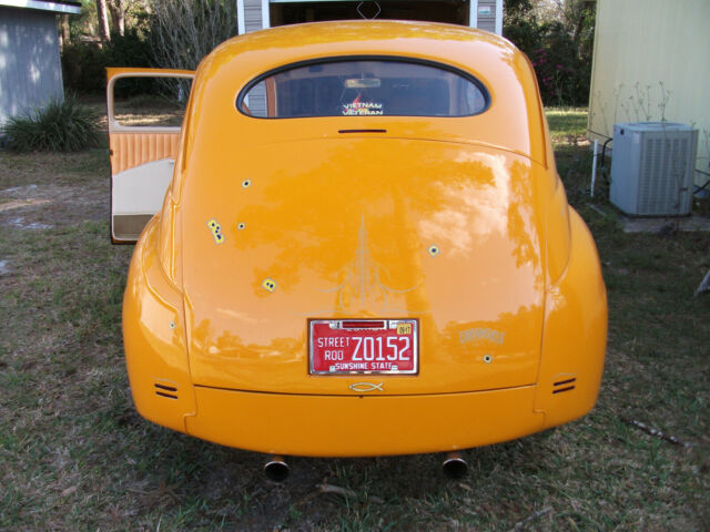 Ford Tudor Deluxe Resto-mod 1947 image number 27