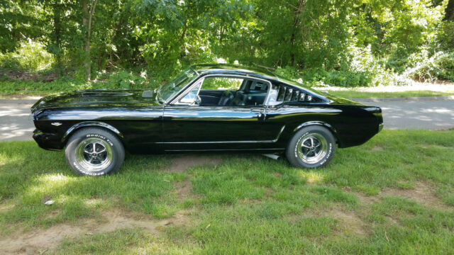 Ford Mustang 1966 image number 0