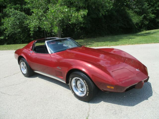 Chevrolet Corvette 1975 image number 2