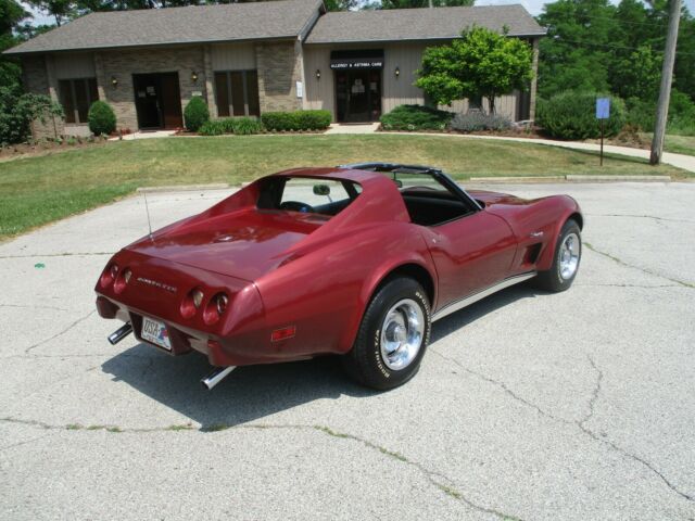 Chevrolet Corvette 1975 image number 25