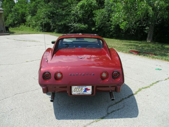 Chevrolet Corvette 1975 image number 35