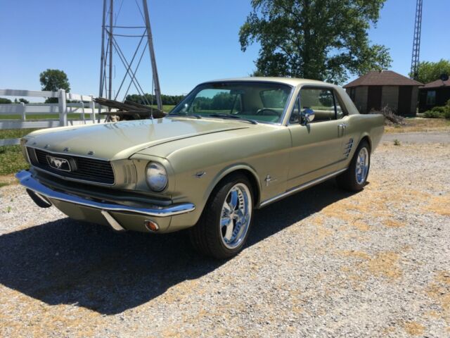 Ford Mustang 1966 image number 0