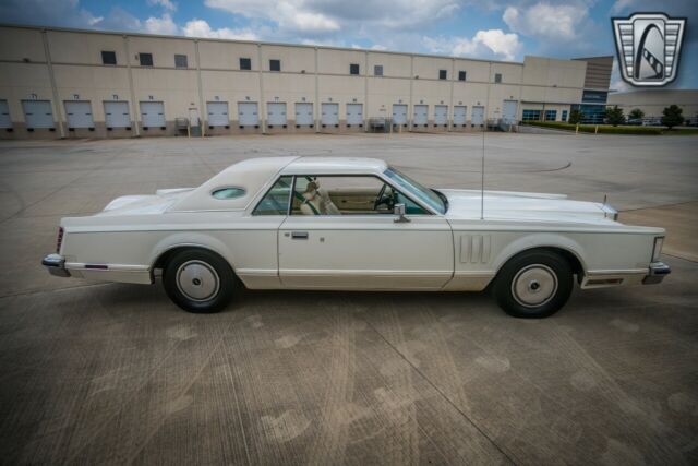 Lincoln Continental 1977 image number 41