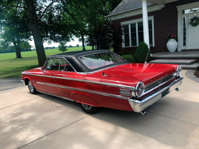 Ford Galaxie 1963 image number 1