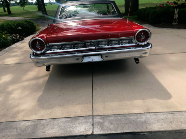 Ford Galaxie 1963 image number 2