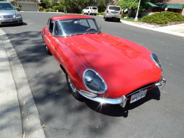 Jaguar E-Type 1966 image number 0