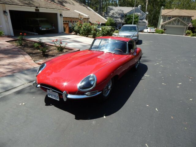 Jaguar E-Type 1966 image number 25