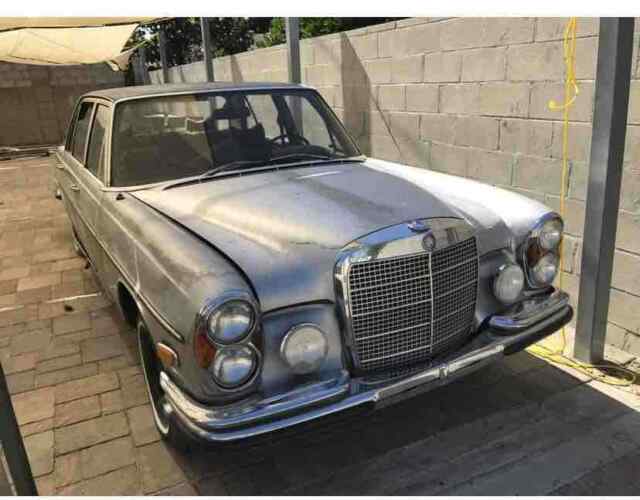 Mercedes-Benz 300SEL 1971 image number 0