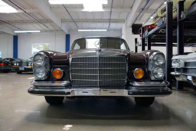 Mercedes-Benz 280SE 3.5 V8 2 Door Coupe 1971 image number 9