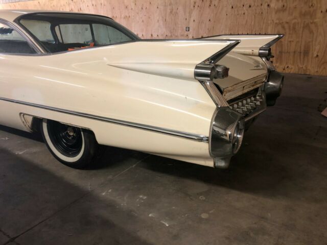 Cadillac DeVille 1959 image number 1