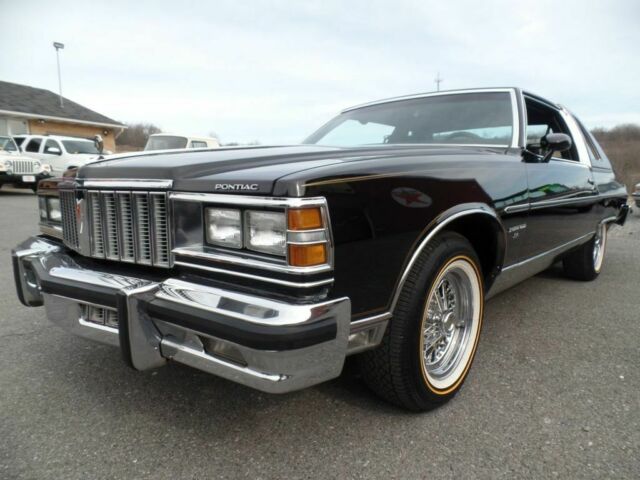 Pontiac Bonneville 1979 image number 11