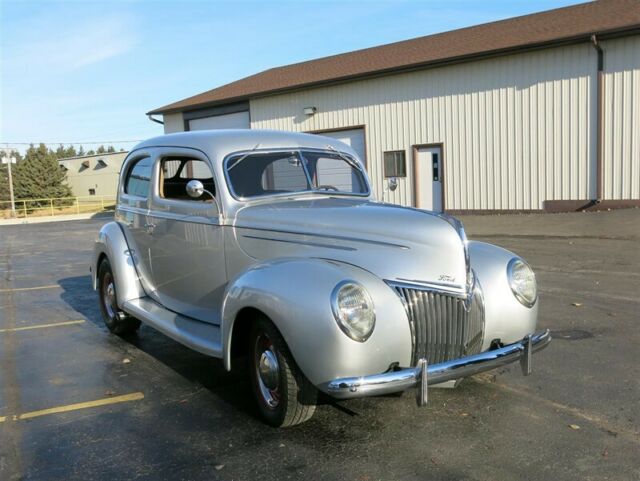 Ford Deluxe Tudor Sedan, 1939 image number 15