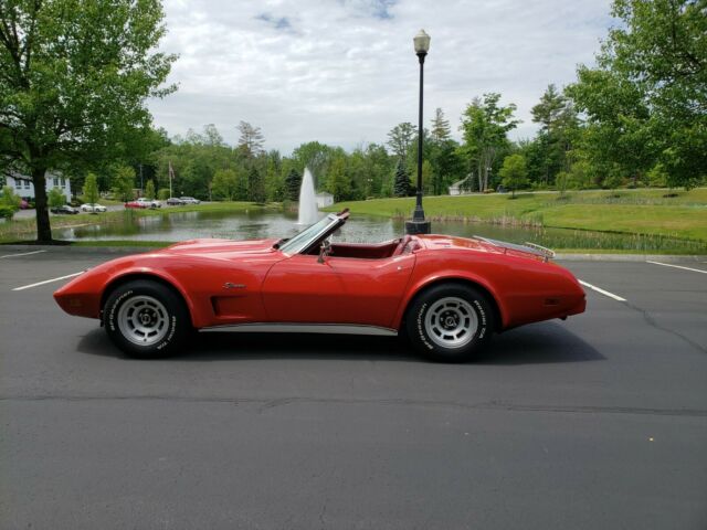 Chevrolet Corvette 1975 image number 18