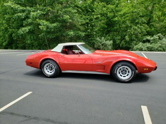 Chevrolet Corvette 1975 image number 22