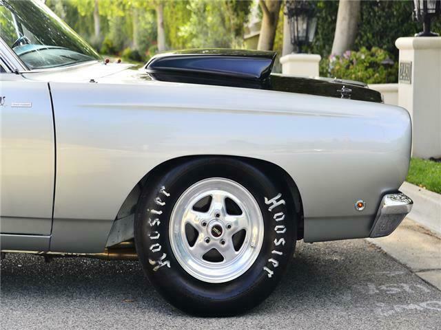 Plymouth Roadrunner J Code Hemi 1968 image number 11