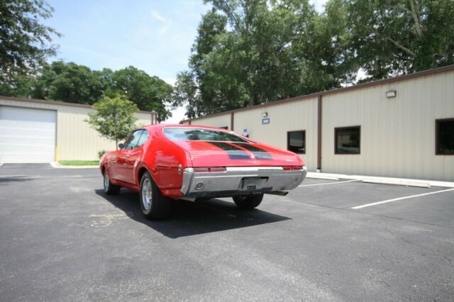 Oldsmobile Cutlass 1968 image number 27