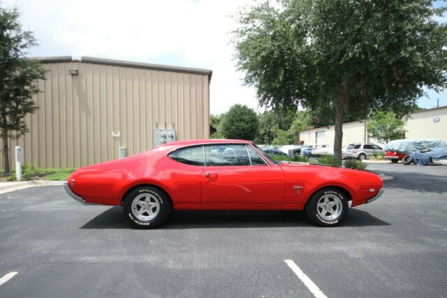 Oldsmobile Cutlass 1968 image number 7