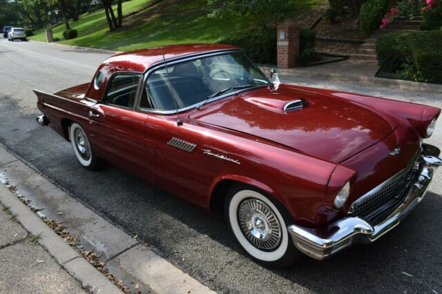 Ford Thunderbird 1957 image number 10