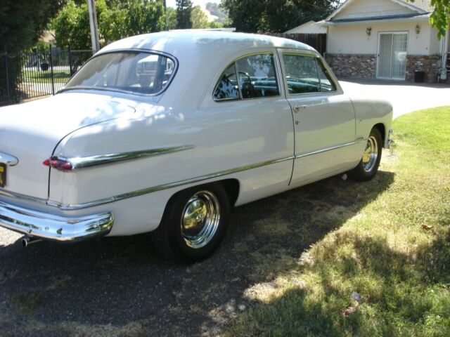 Ford Custom 1951 image number 1