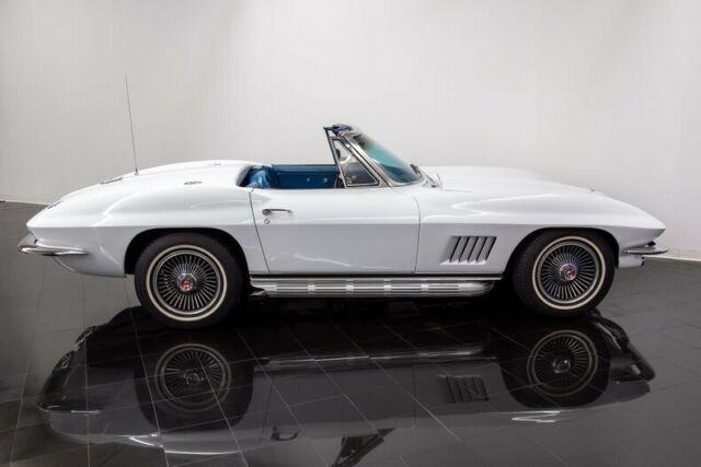 Chevrolet Corvette 1967 image number 38