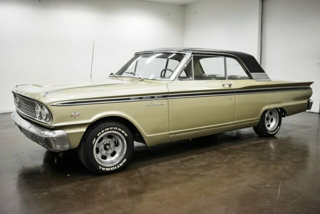 Ford Fairlane 1963 image number 24