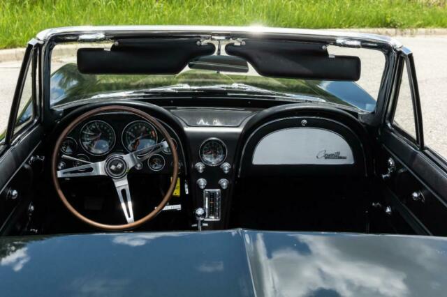 Chevrolet Corvette Convertible Matching #'s 1965 image number 20