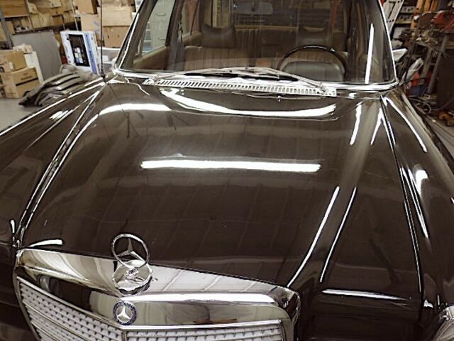 Mercedes-Benz 200-Series 1971 image number 12