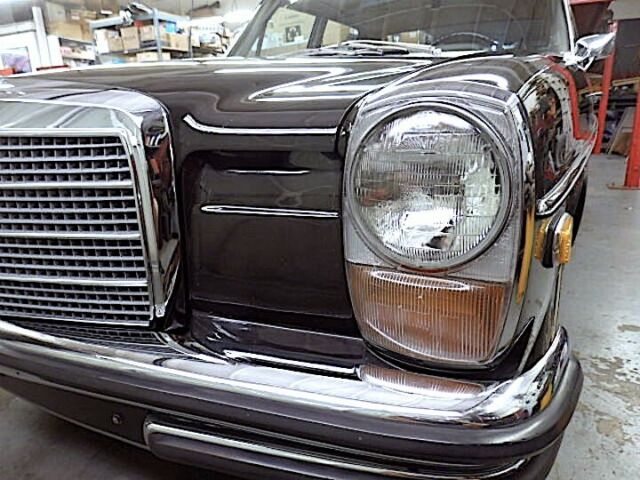 Mercedes-Benz 200-Series 1971 image number 27