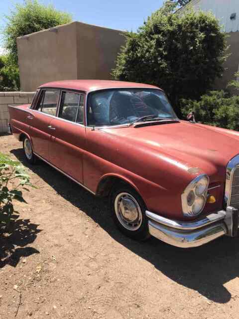 Mercedes-Benz 220S 1964 image number 13