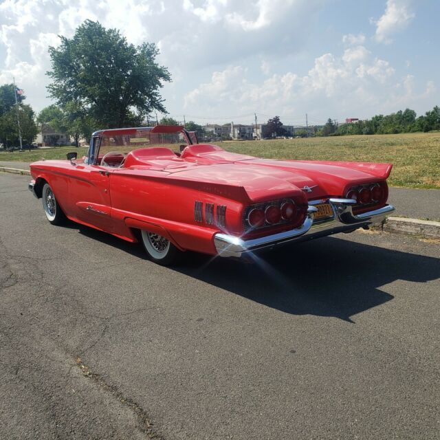 Ford Thunderbird 1960 image number 14