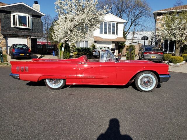 Ford Thunderbird 1960 image number 2