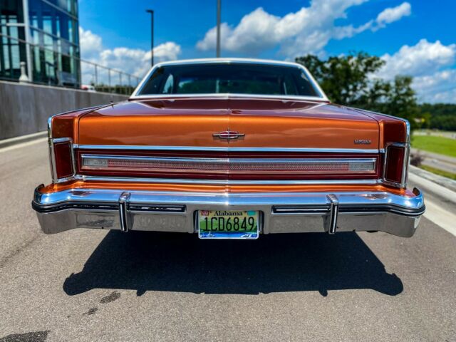 Lincoln Continental 1976 image number 4