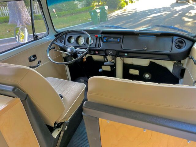 Volkswagen Bus/Vanagon 1972 image number 12