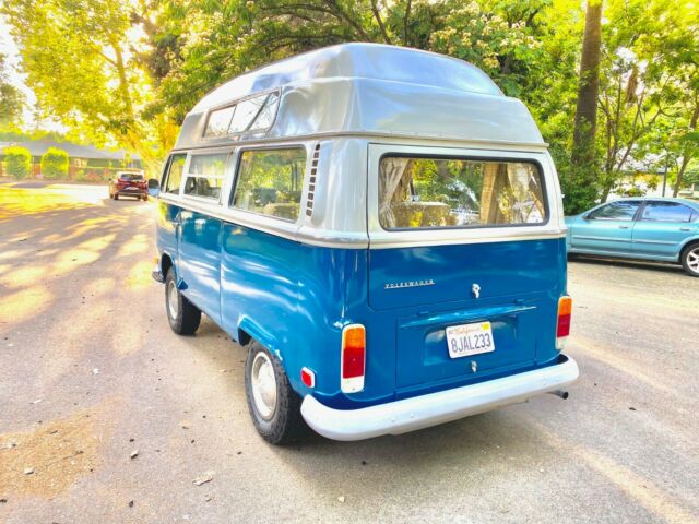 Volkswagen Bus/Vanagon 1972 image number 2