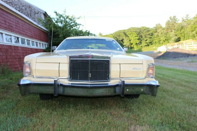 Lincoln Continental 1976 image number 4