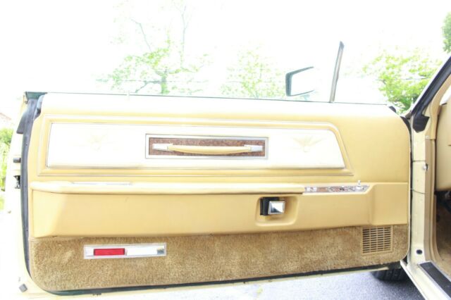 Lincoln Continental 1976 image number 8