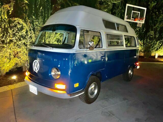 Volkswagen Bus/Vanagon 1972 image number 0