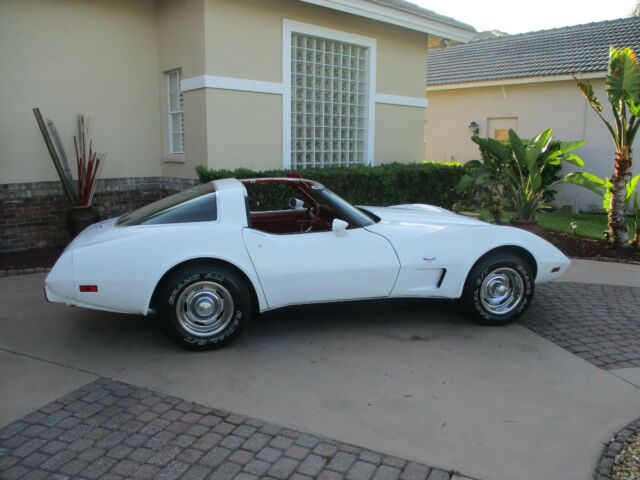 Chevrolet Corvette 1978 image number 17