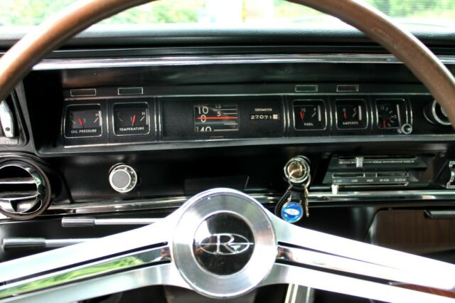 Buick Riviera 1966 image number 23