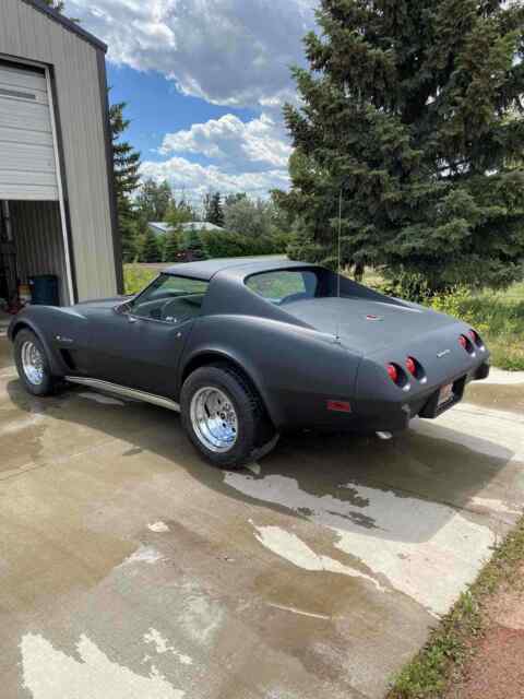 Chevrolet Corvette C3 1976 image number 4