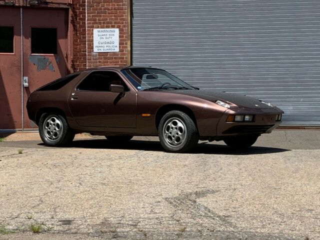 Porsche 928 1978 image number 0